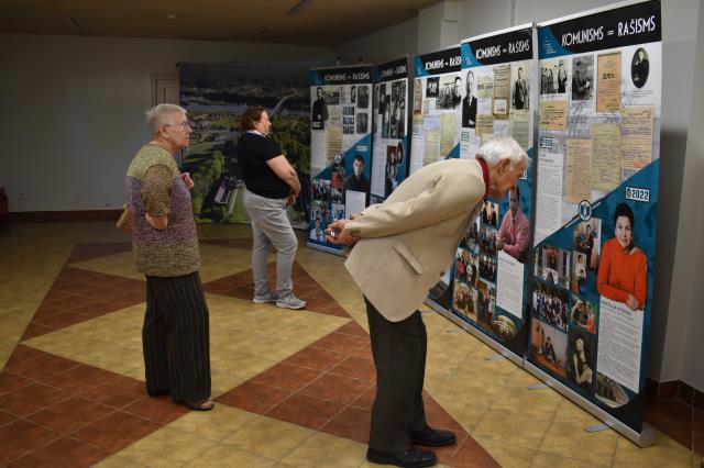 Ukrainas Nacionālās atmiņas institūta foto dokumentālā ceļojošā izstāde "Komunisma XX gadsimtā = Rašisms XXI gadsimtā", 09.05.2023.